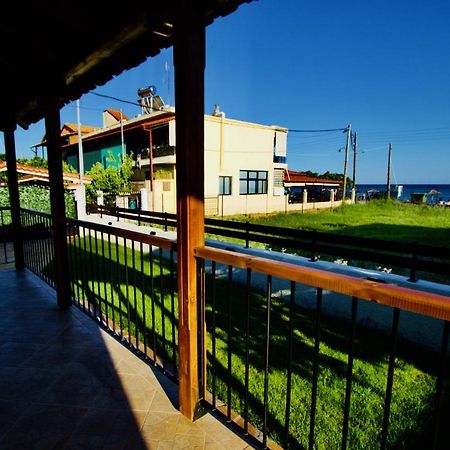 Enalio Beach House Nea Kallikrateia Exterior photo